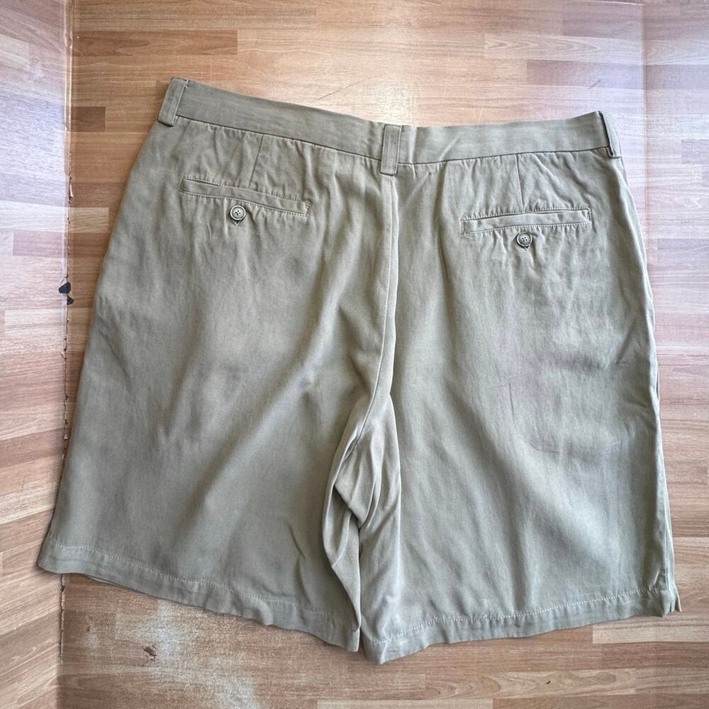 Tommy Bahama khaki, silk, men's flat front Chino golf shorts size 38 - Picture 3 of 14
